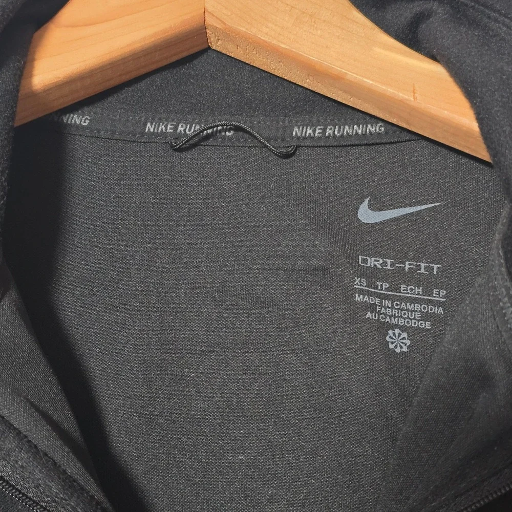Nike Dri Fit Black Track Jacket Full Zip Swoosh Logo‎ Womens XS Running Cheer